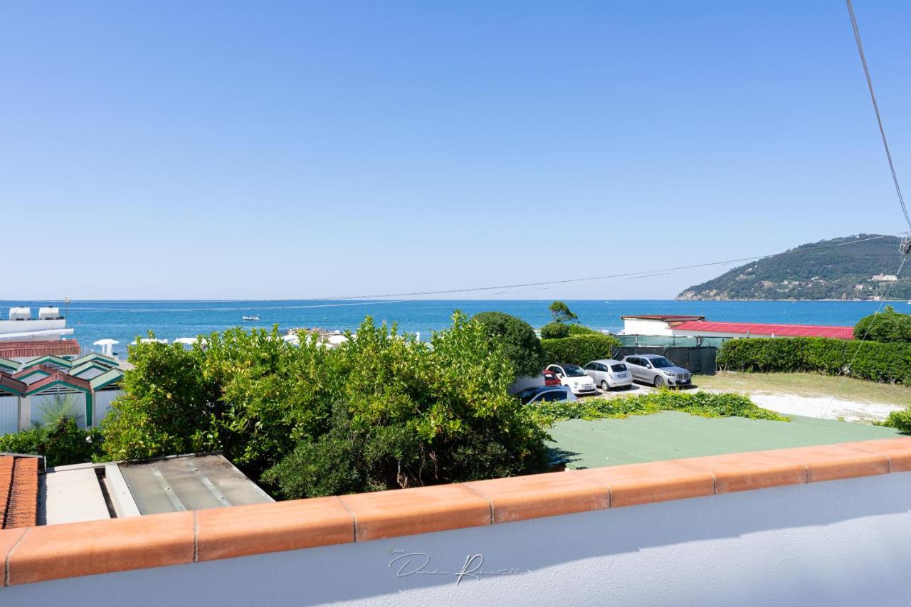 Casa Vacanze Vistamare マリネッラ・ディ・サルザーナ エクステリア 写真
